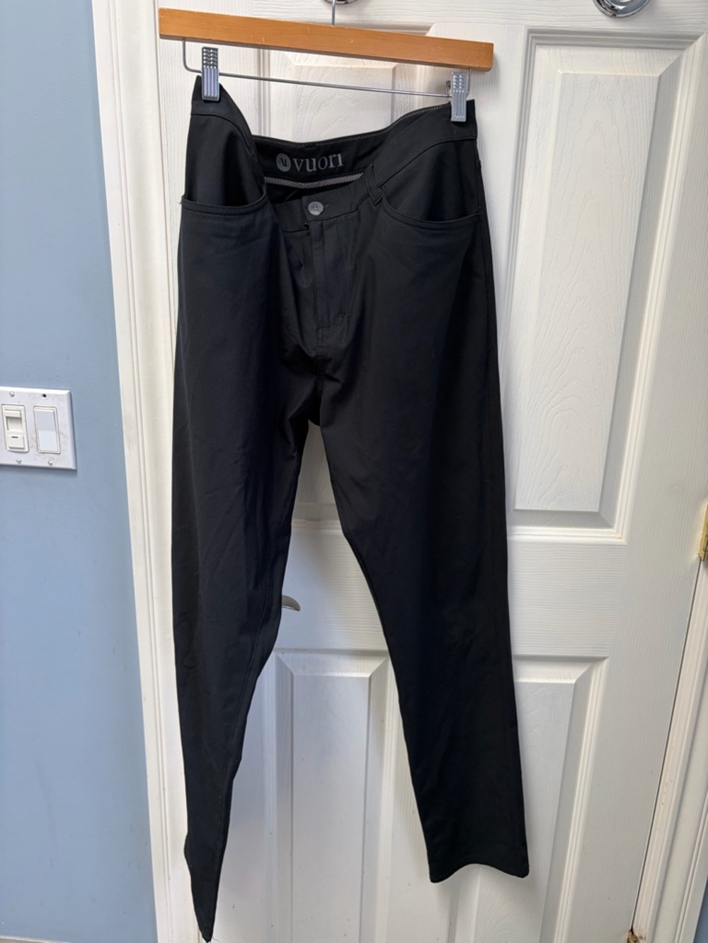 Vuori Men’s Black Performance Pants 33 x 32